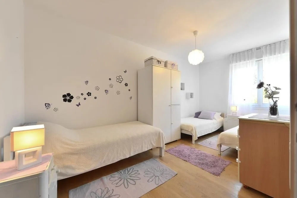 Sama - Modern & Comfortable - A1
