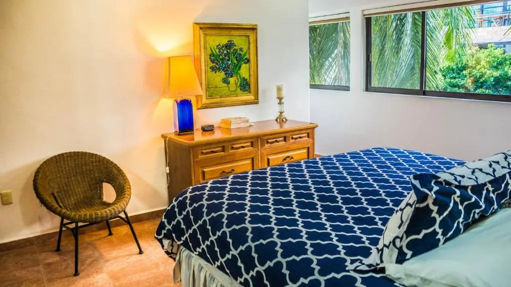 Royal Palms 6