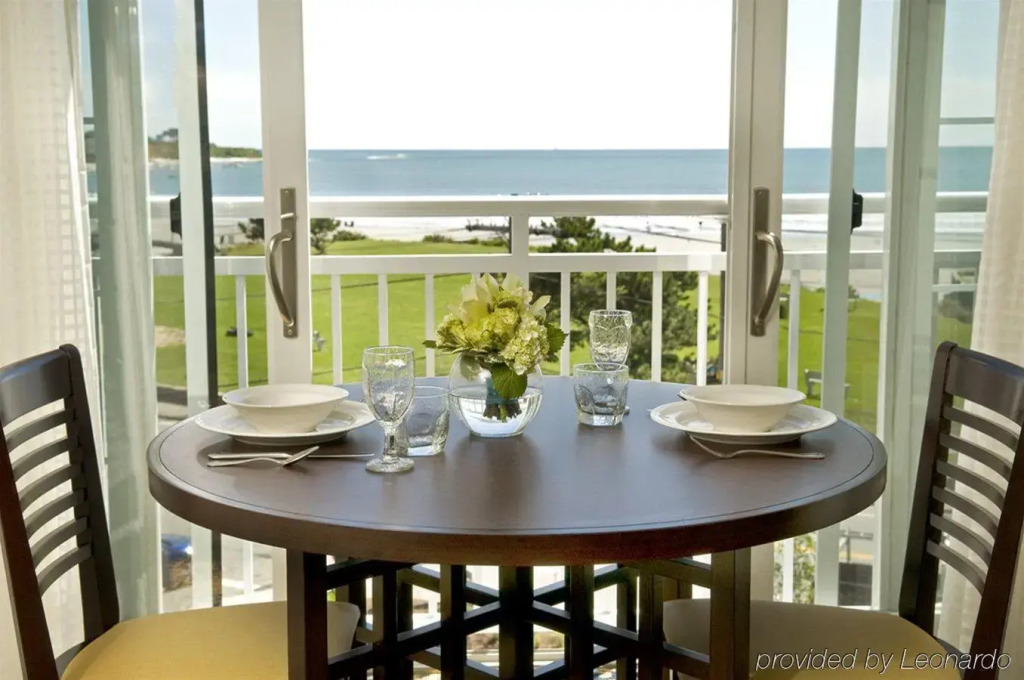 Newport Beach Hotel & Suites