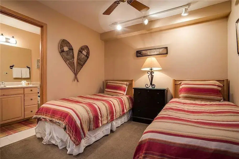 1107 Trappeur's Lodge, Trappeur's Crossing Apartment 1