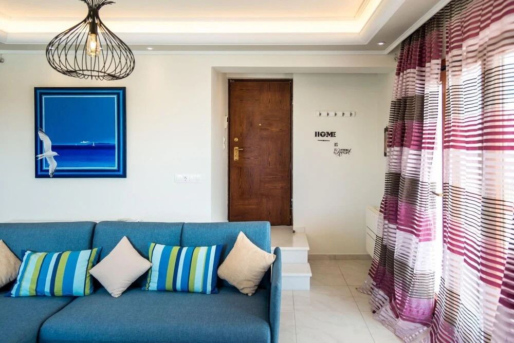 Leo - Unique Glyfada Apartment