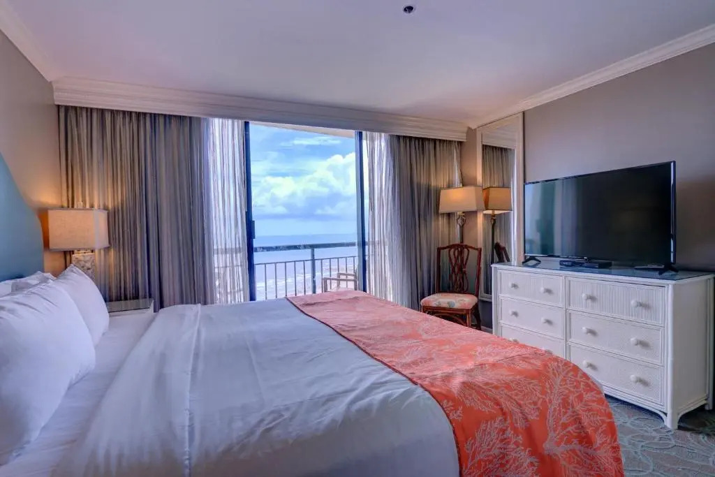 Gorgeous San Luis Condo Amazing Pool Amenities Ocean Views From 2 Balconies