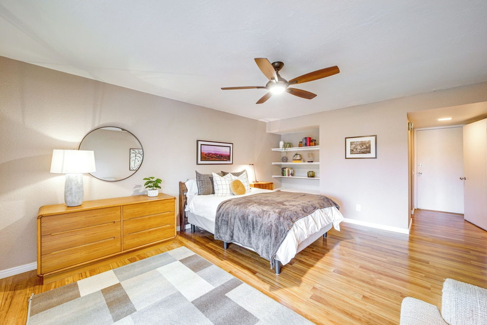 Deck & Golf Course Views: Munds Park Condo!