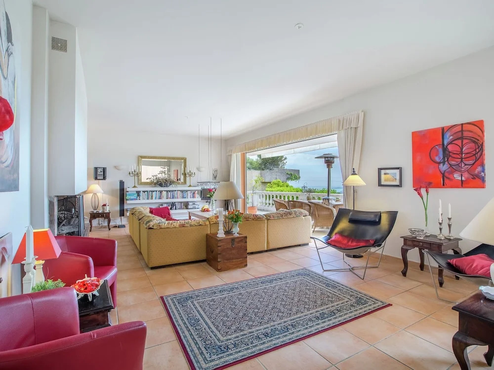 Stately Villa in La Gaude With Relaxation Area and Pool