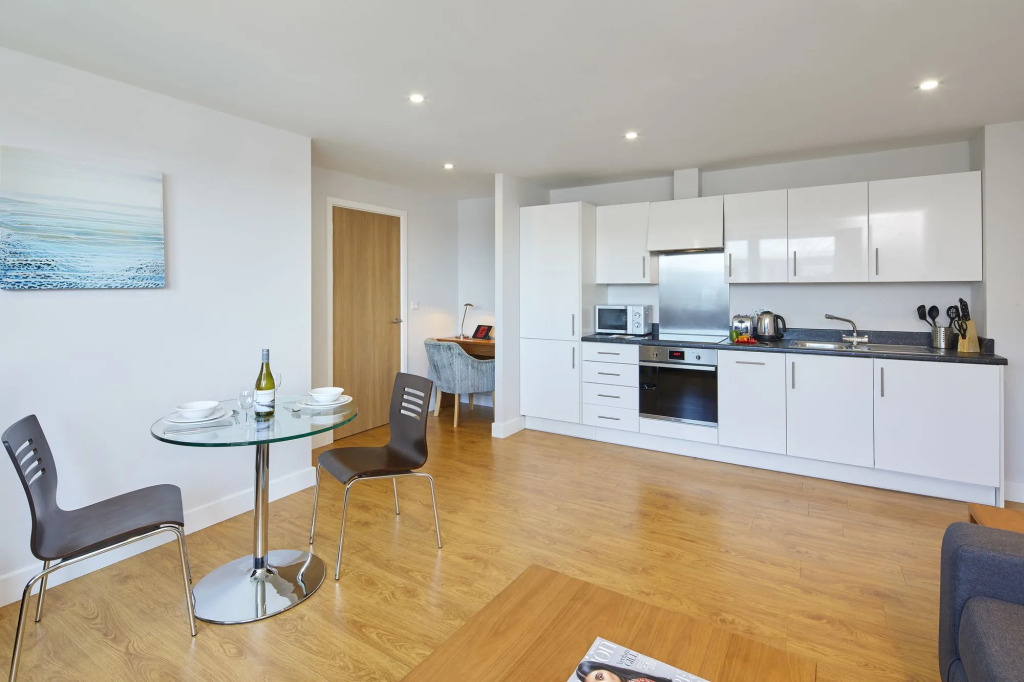 HQ Aparthotel Farnborough