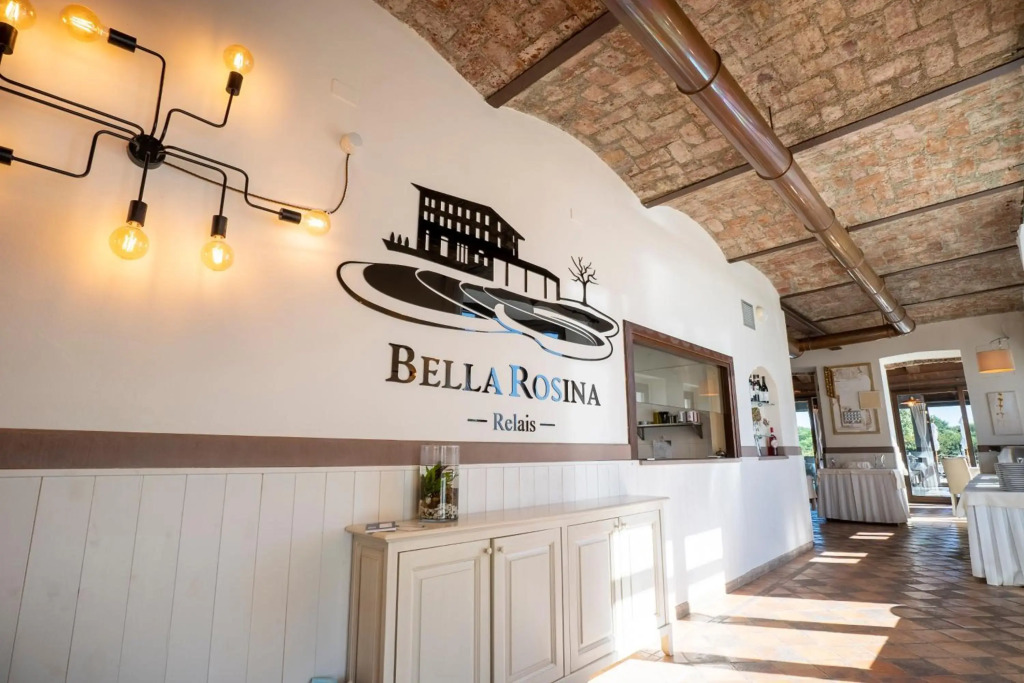 Relais Bella Rosina Pool & Spa