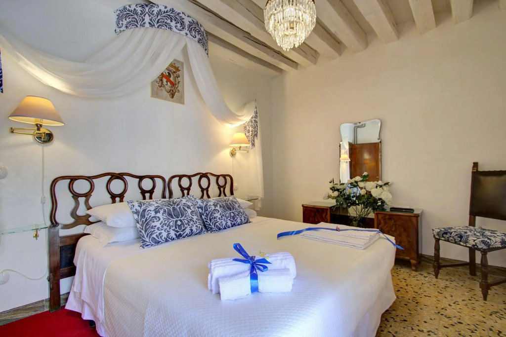 SAN MARCO CANAL VIEW#2 aircond, 4 pax, 120sqm Wifi