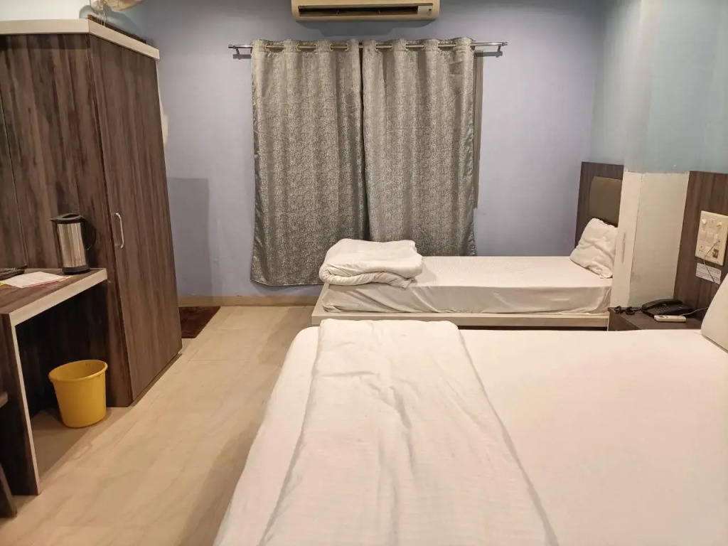Hotel Paradise Residency