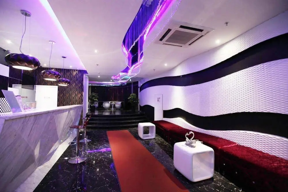 Zhuimei Theme Hotel