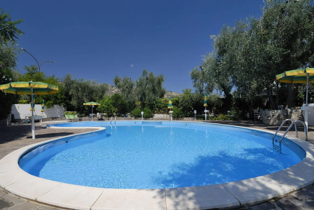 Hotel Apeneste
