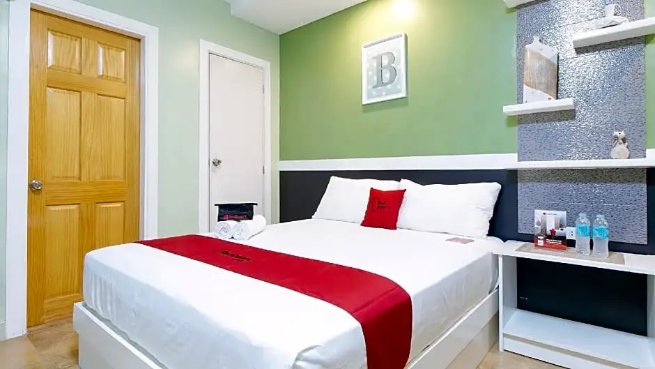 RedDoorz Plus near Lapasan Plaza Cagayan de Oro