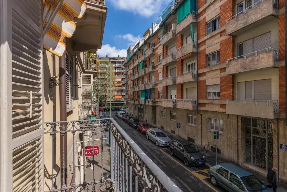 Appartamento in Piazza Adriano in Zona Cenisia