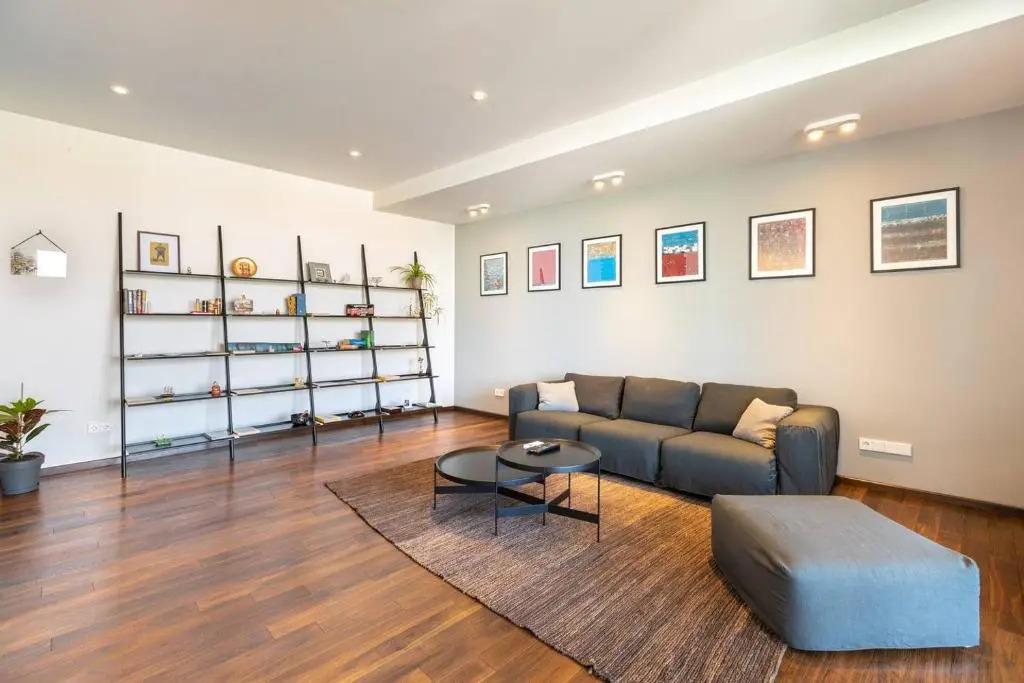 -30  NEW 2 BR Super Spacious Apt w/Terrace+views