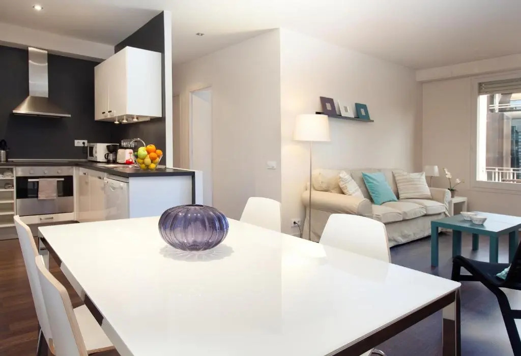 LetsGo Diagonal Avenue Apartment