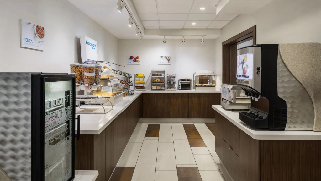 Holiday Inn Express Airdrie by IHG