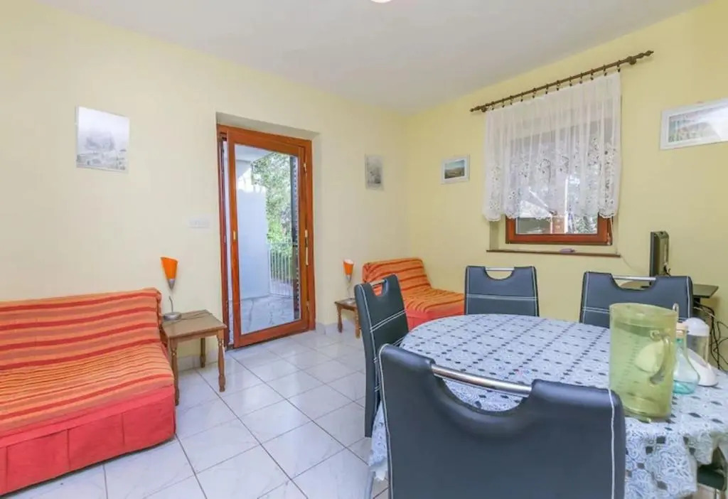 Apartments Mari-30m from the sea