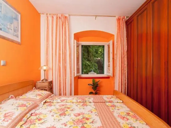 Nina Apartment