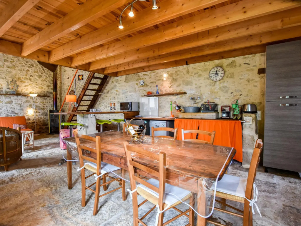 Cottage in Aquitaine with Bubble Bath
