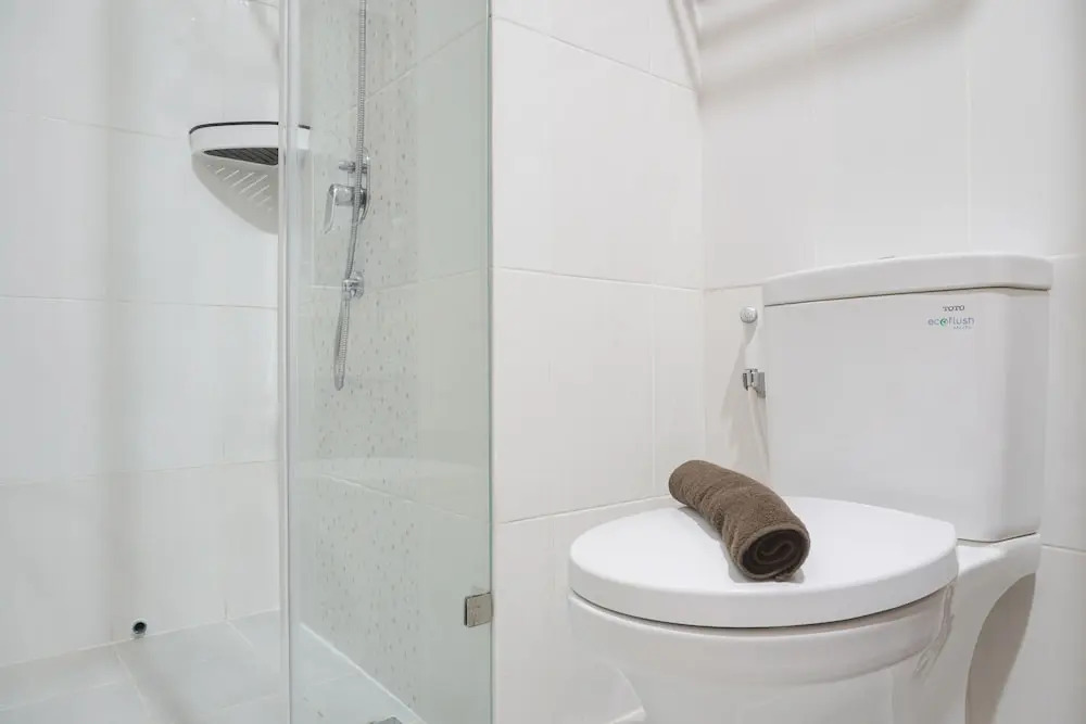 Homey And Spacious 2Br At Samara Suites Apartment
