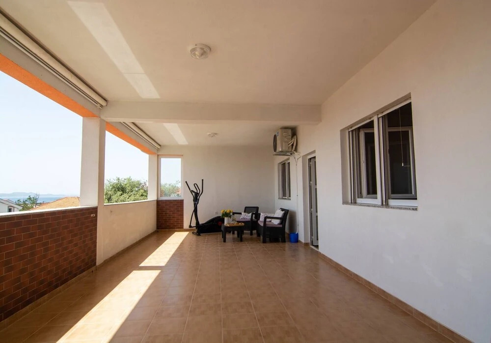 All New Sea View Apartment Moderna