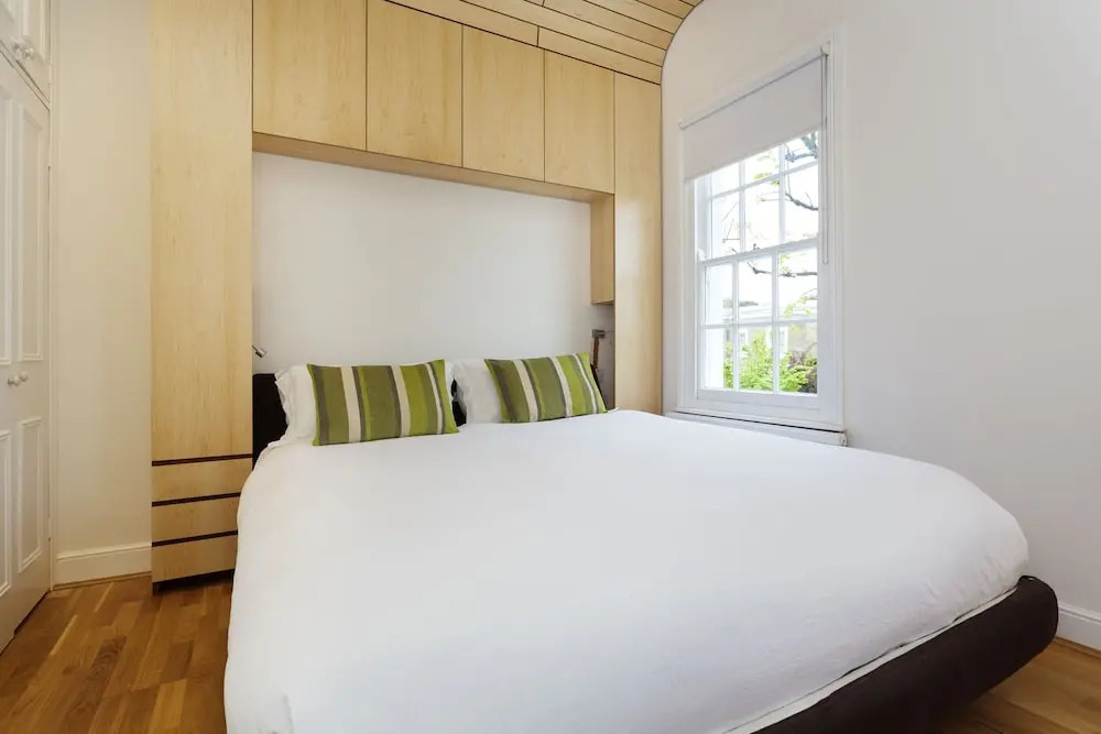 Veeve - At Home in Haggerston