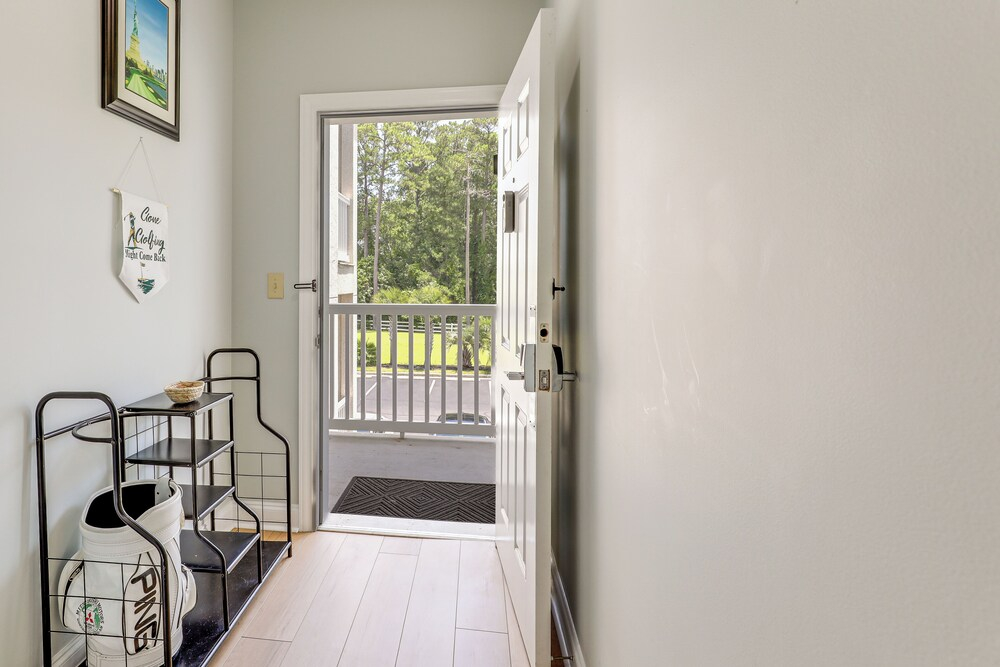 ~ 6 Mi to Ocean w/ Pool & Golf: Myrtle Beach Condo