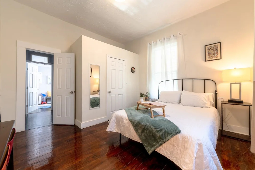 Galveston Victorian - Walk to the Strand & Beach