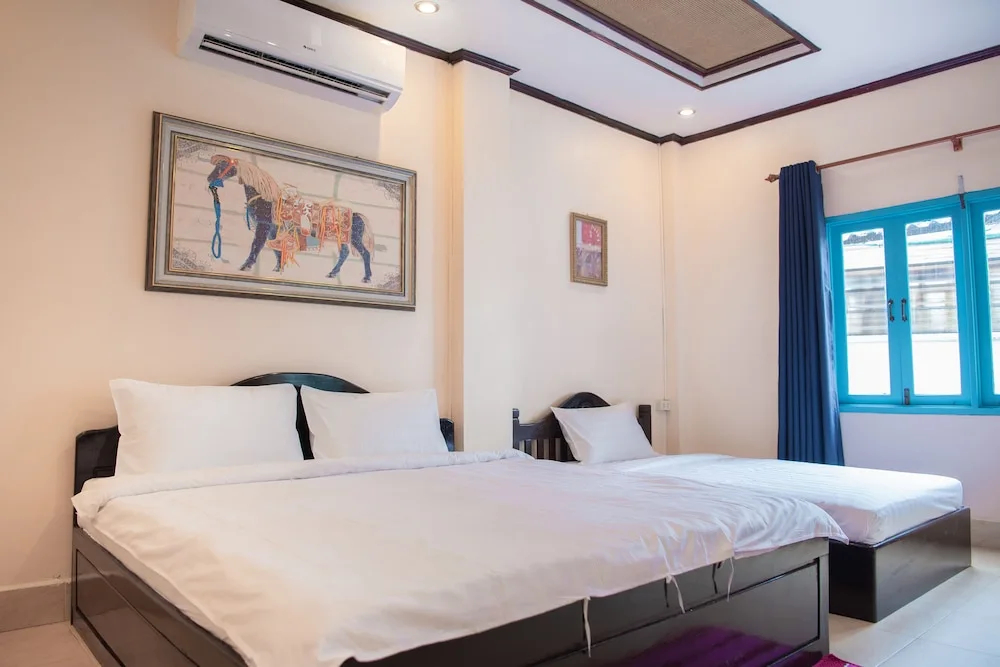 Khung Riverside Hotel