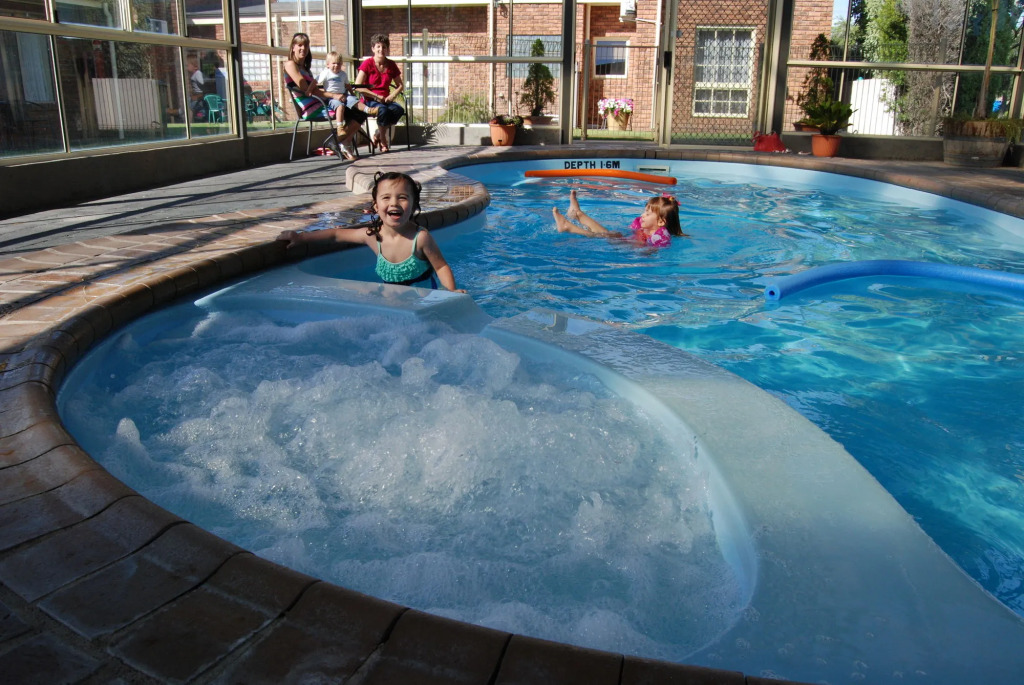 Arkana Motor Inn & Terrace Apartments