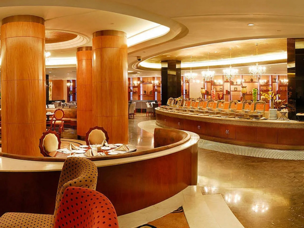 Yizui Crown Hotel