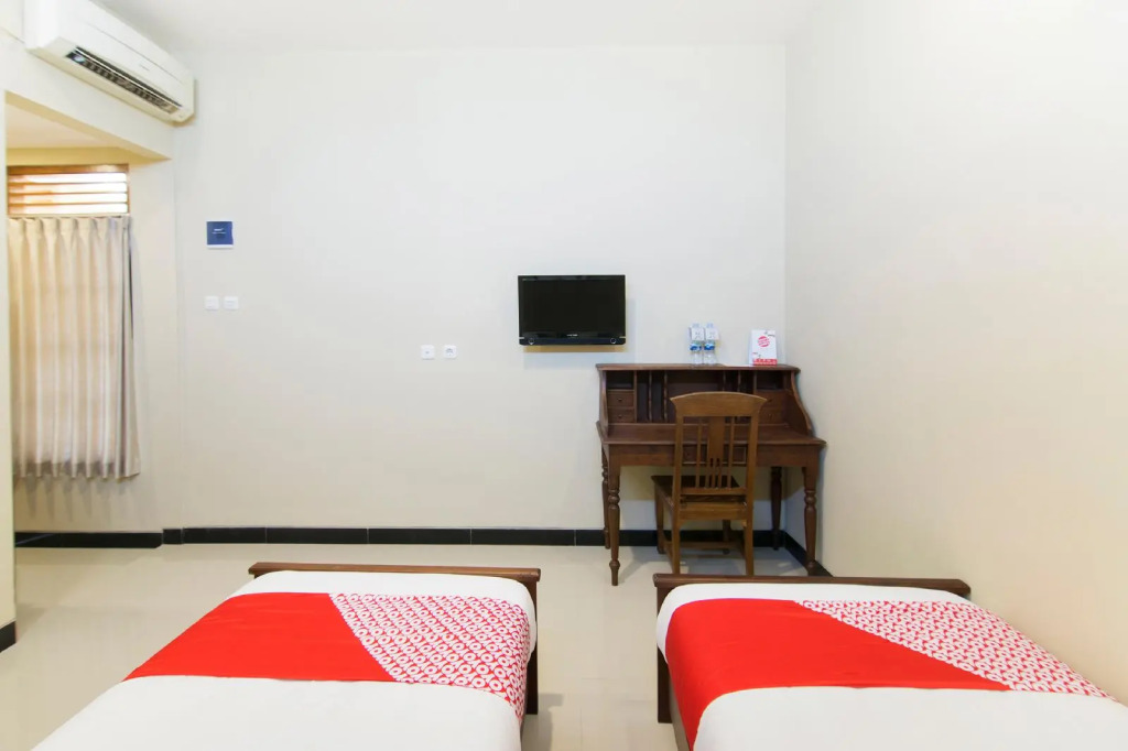 Super OYO 890 Dewi Fortuna Guest House