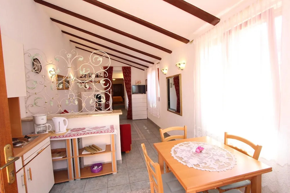 Apartments Villa Lucu