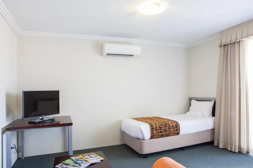 Mandarin Motel