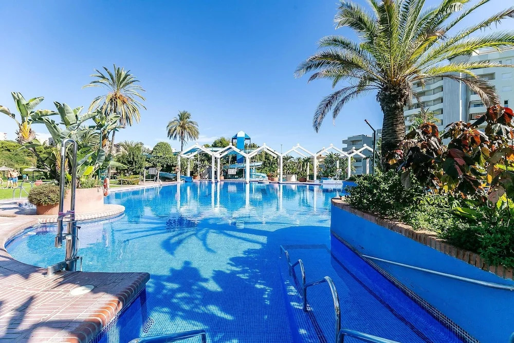 Apartment with One Bedroom in Benalmádena, with Wonderful Sea View, Pool Access, Enclosed Garden - 50 M From the Beach