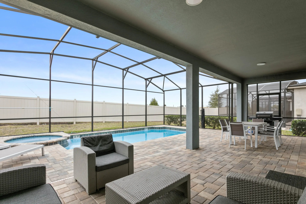 9 BD 6.5 BA Solara 1552 NP