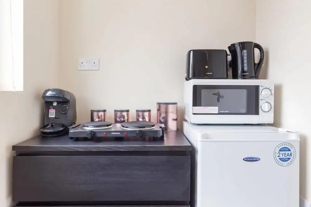 Spacious Sleeps 3 Ensuite Room In Twickenham TW7
