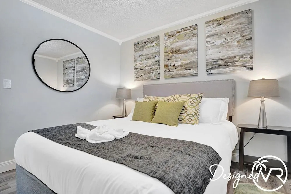 Beautiful 4 BR with Private Heated Pool