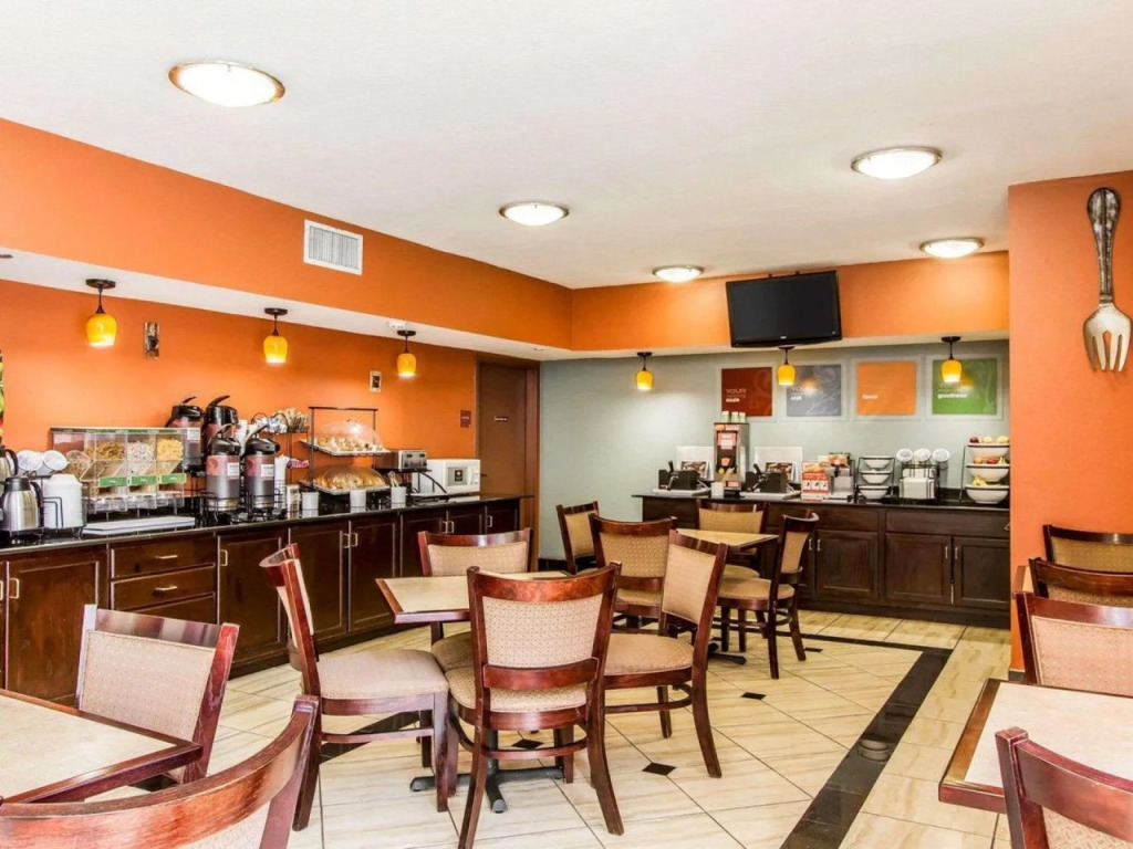 Comfort Inn & Suites Lincoln I-20