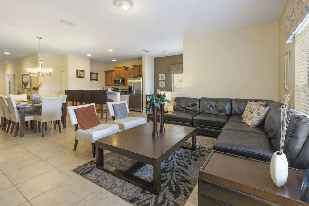 Paradise Palms 8869