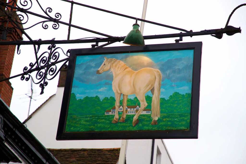 The White Horse - A Heartwood Inn