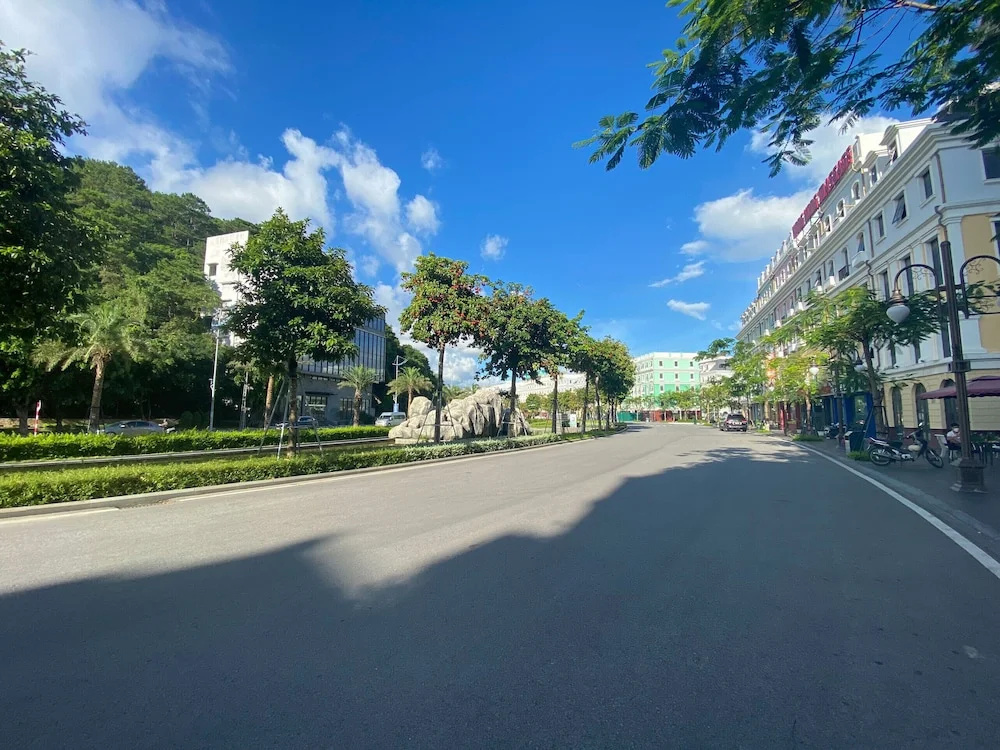 Emerald Hotel Hạ Long