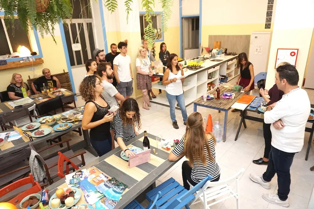 Tropical House Hostel