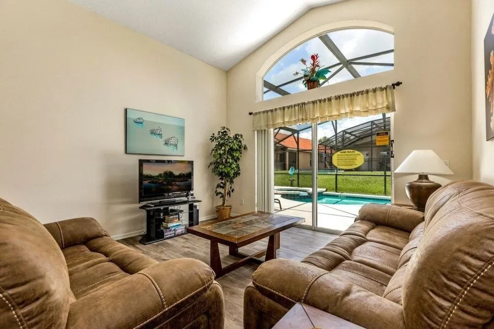 SC1041 Resort Amenities Private Pool and Spa Games Room and Wi Fi by R