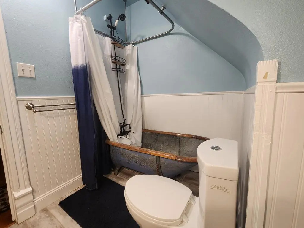 Downen House Bed & Breakfast