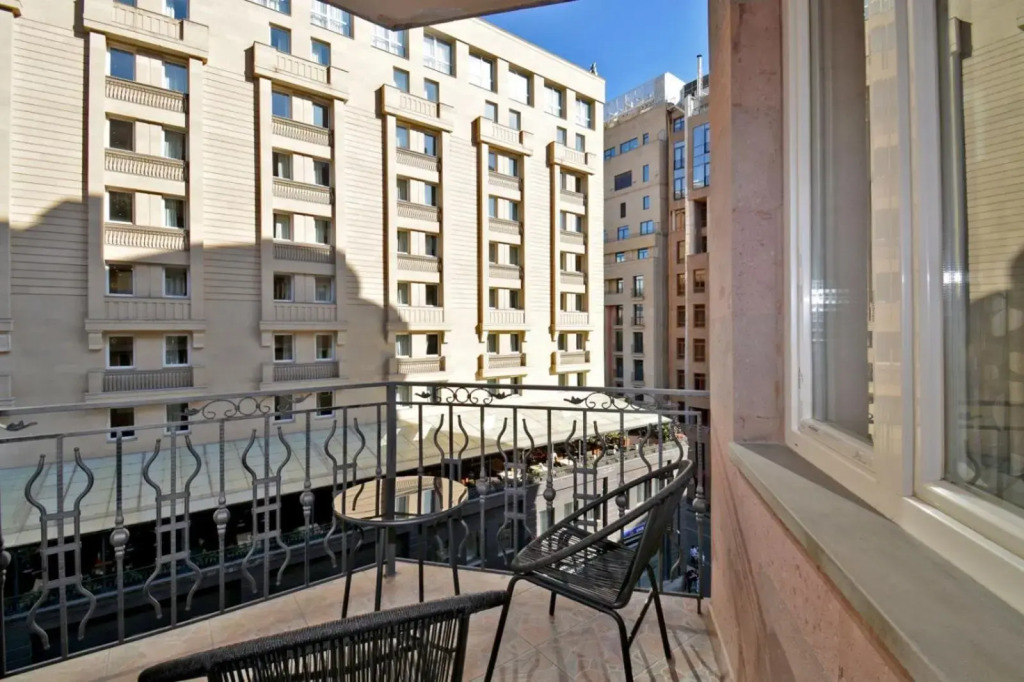 Northern Avenue, 2 bedrooms Unique ,Comfortable apartment HH597