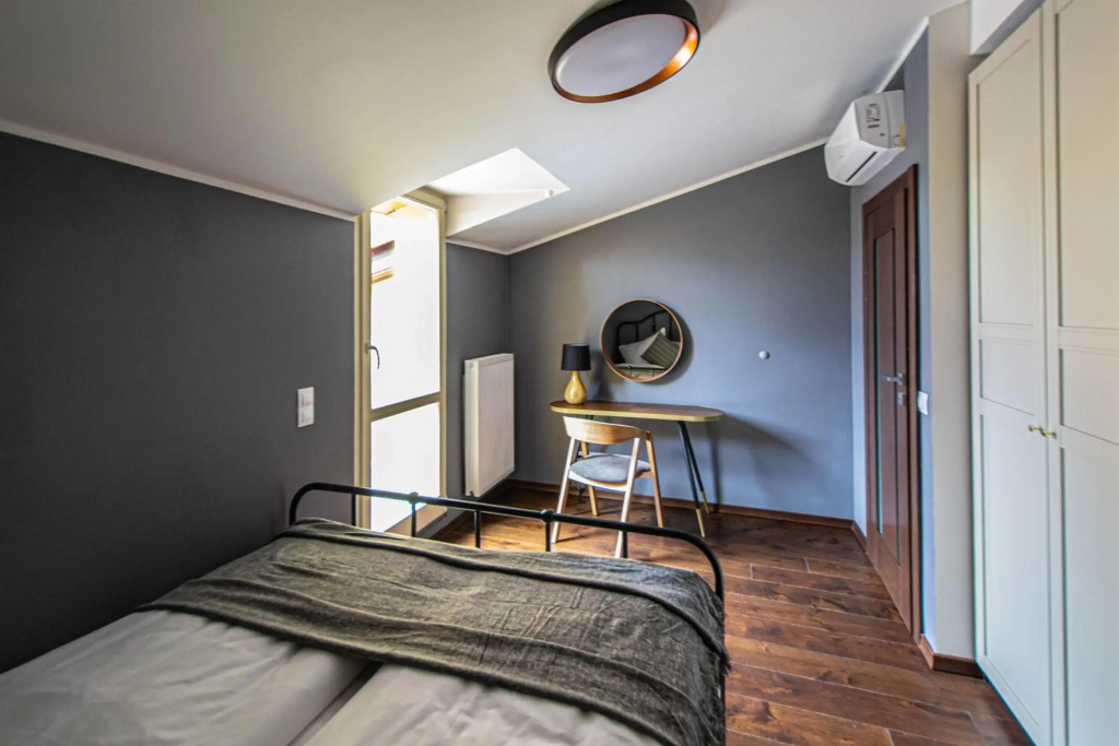 Quite Loft with Balcony and 3 Air Conditioners