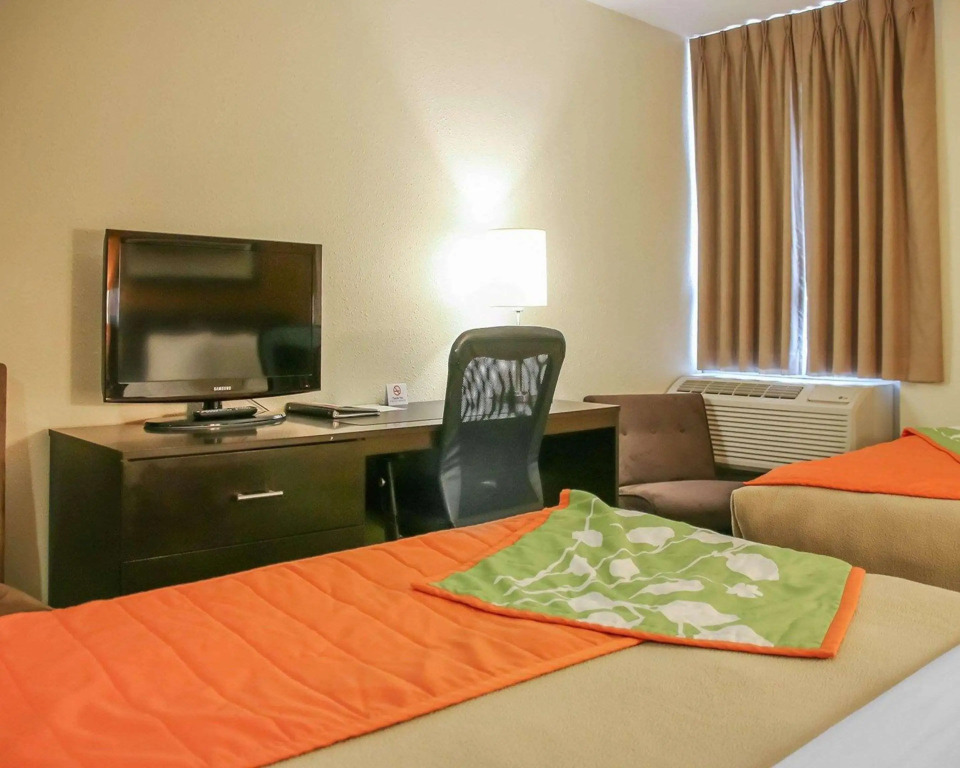 Clarion Pointe