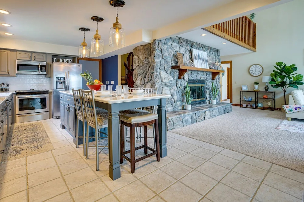 Lakefront Syracuse Home w/ Deck & Private Dock!