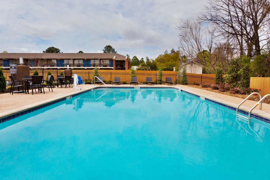 Country Inn & Suites by Radisson, Montgomery East I-85