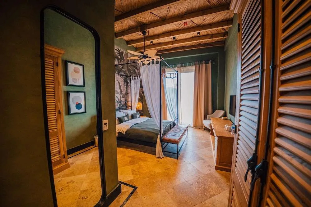 The Remote Hotel